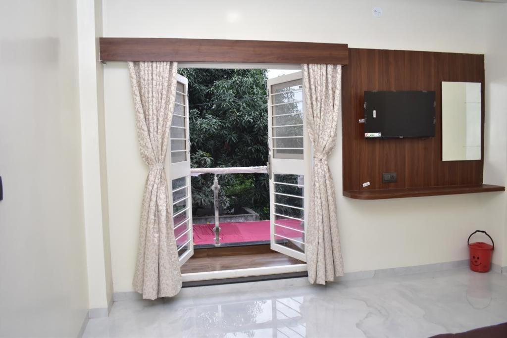 Hotel Sai Sandesh Shirdi Bagian luar foto