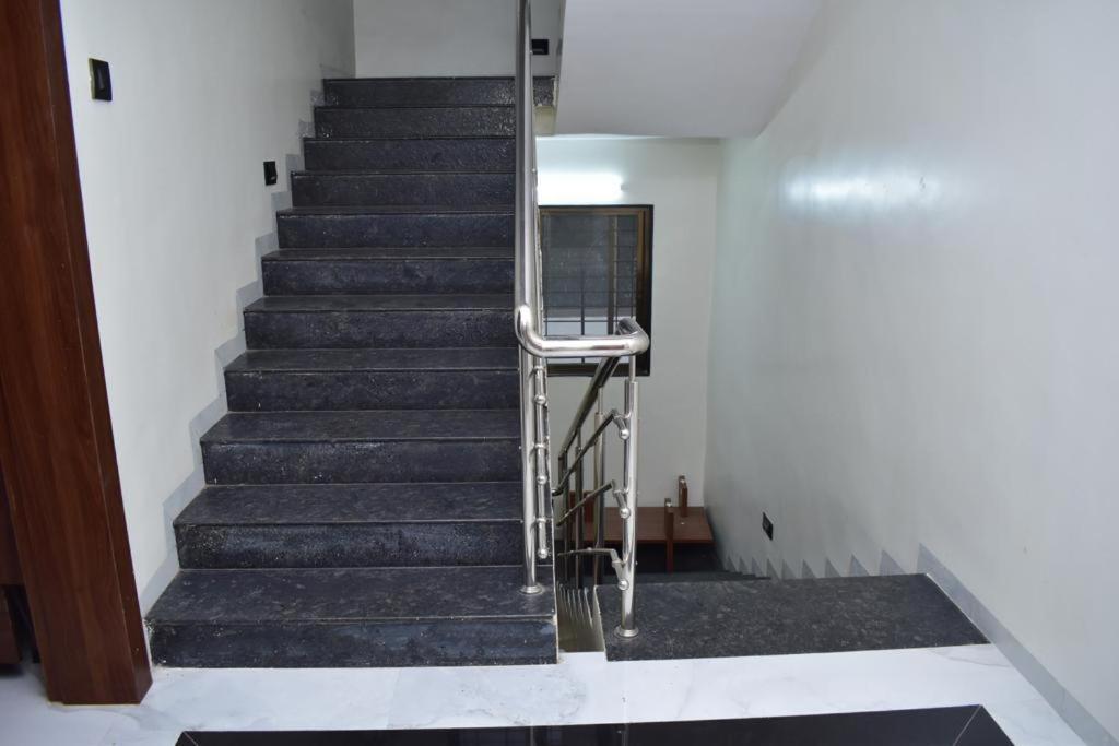 Hotel Sai Sandesh Shirdi Bagian luar foto