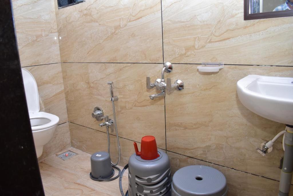 Hotel Sai Sandesh Shirdi Bagian luar foto