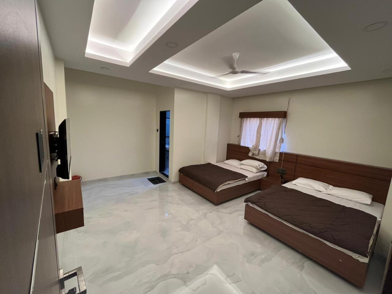 Hotel Sai Sandesh Shirdi Bagian luar foto