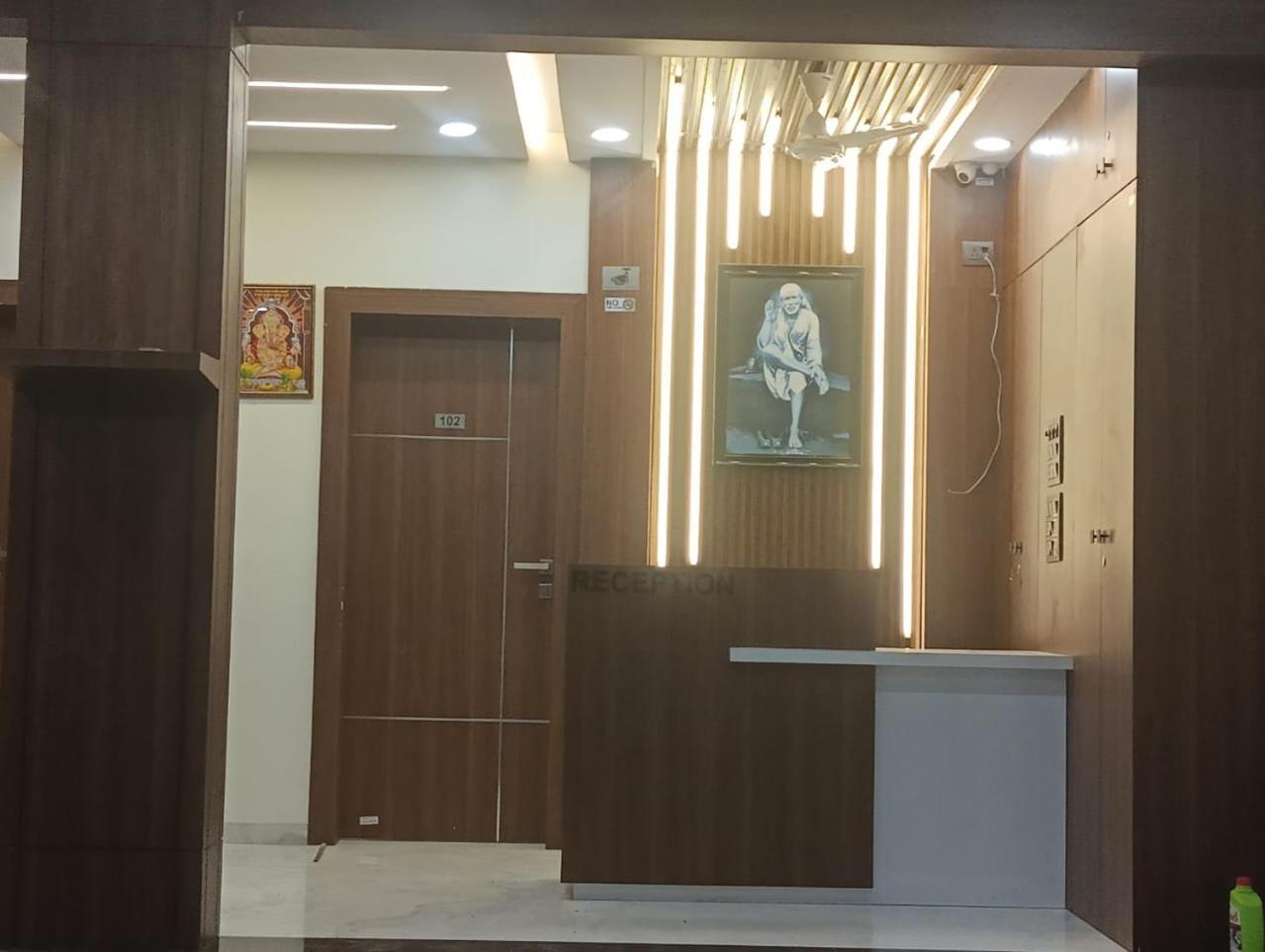 Hotel Sai Sandesh Shirdi Bagian luar foto