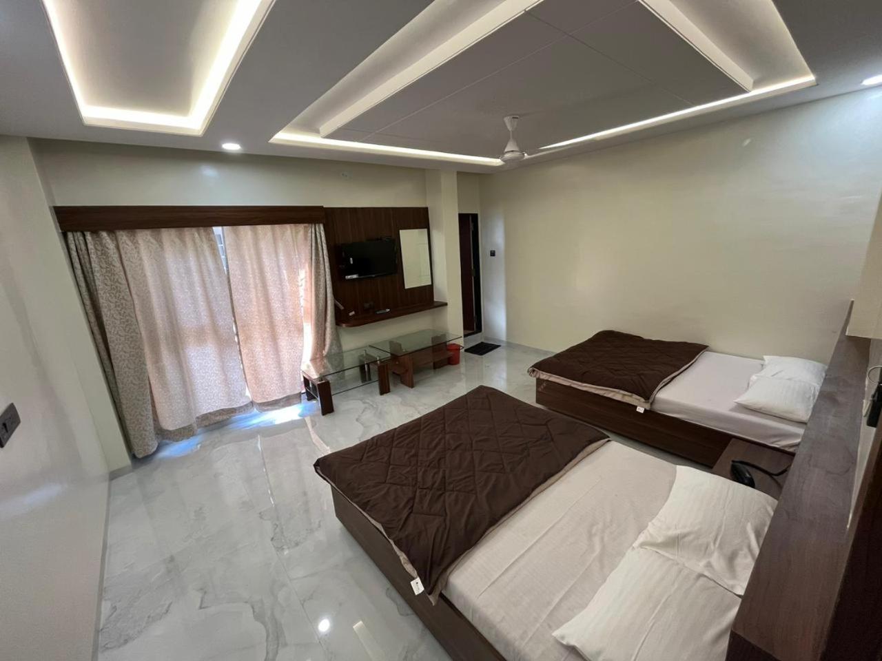 Hotel Sai Sandesh Shirdi Bagian luar foto