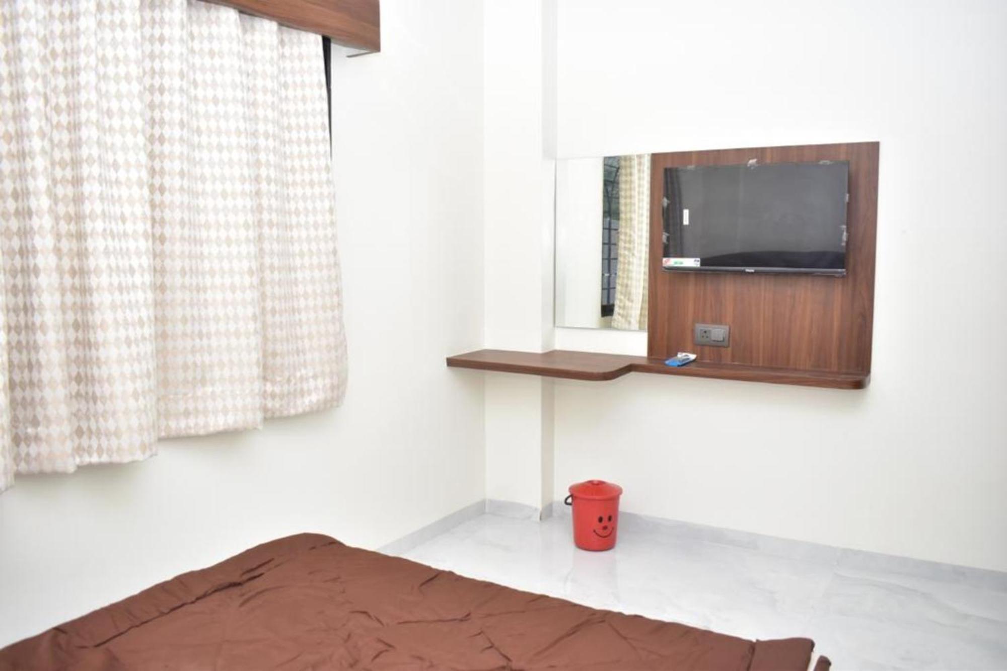 Hotel Sai Sandesh Shirdi Bagian luar foto